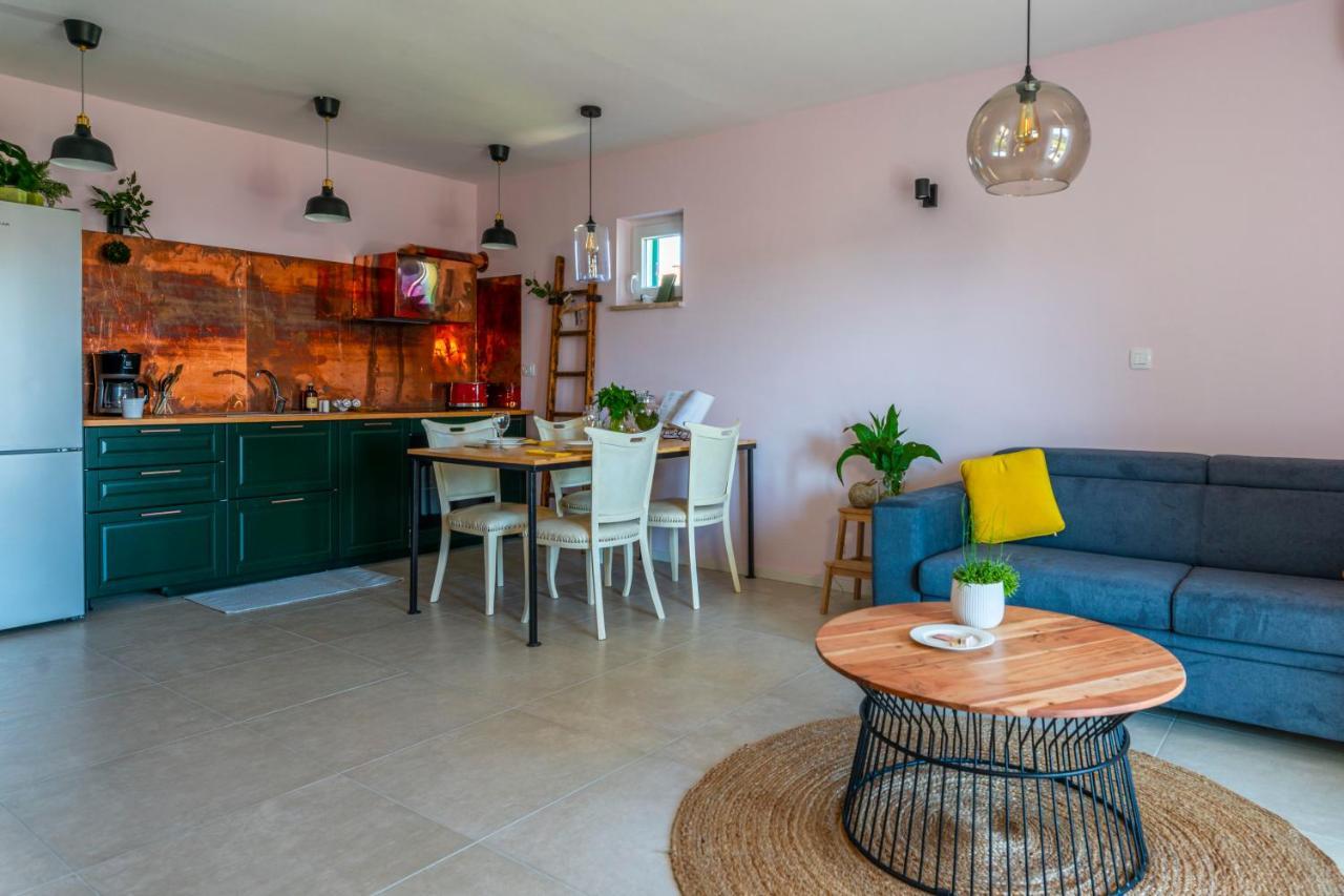 Charming Tale Apartments Modun19 Pirovac Zewnętrze zdjęcie